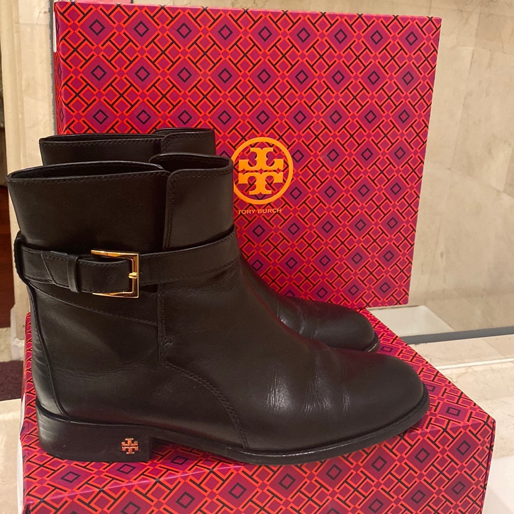 Black Tory Burch bootie. Size 9